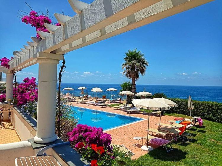 Albatros Hotel