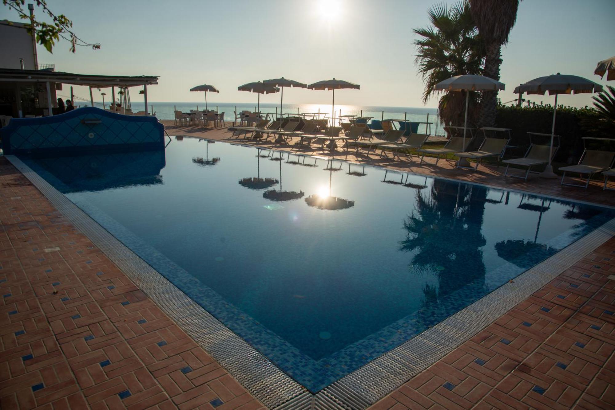 Albatros Hotel